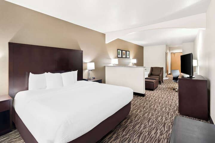 Room 15 of 37