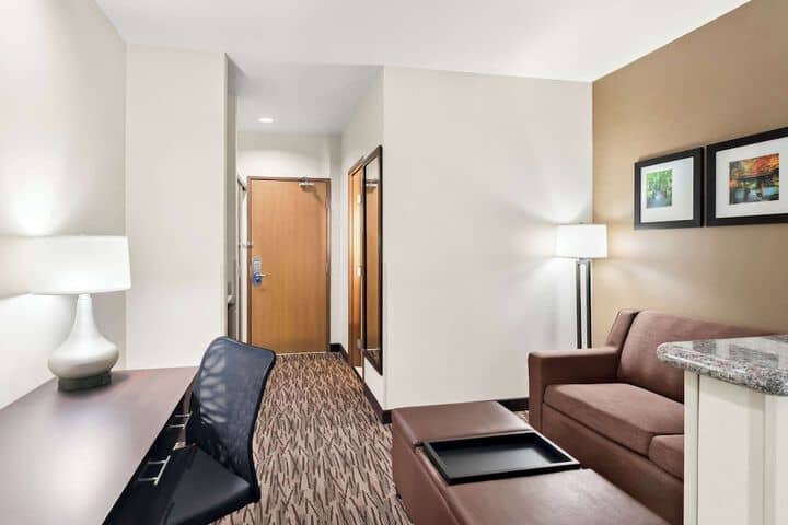 Room 14 of 37