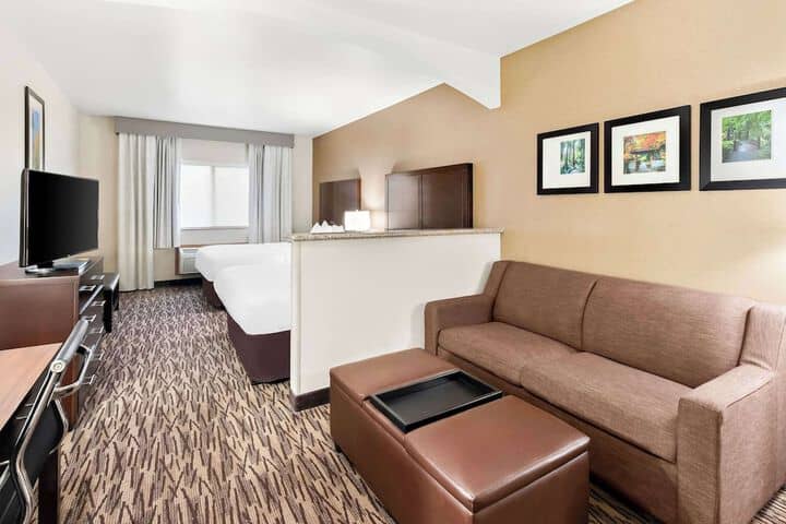 Room 19 of 37