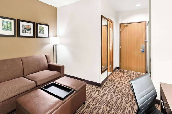 Room 21 of 37